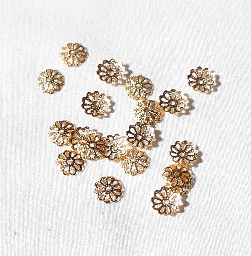 Appr&ecirc;ts bijoux: 20 coupelles l&eacute;g&egrave;res dor&eacute;es 9mm