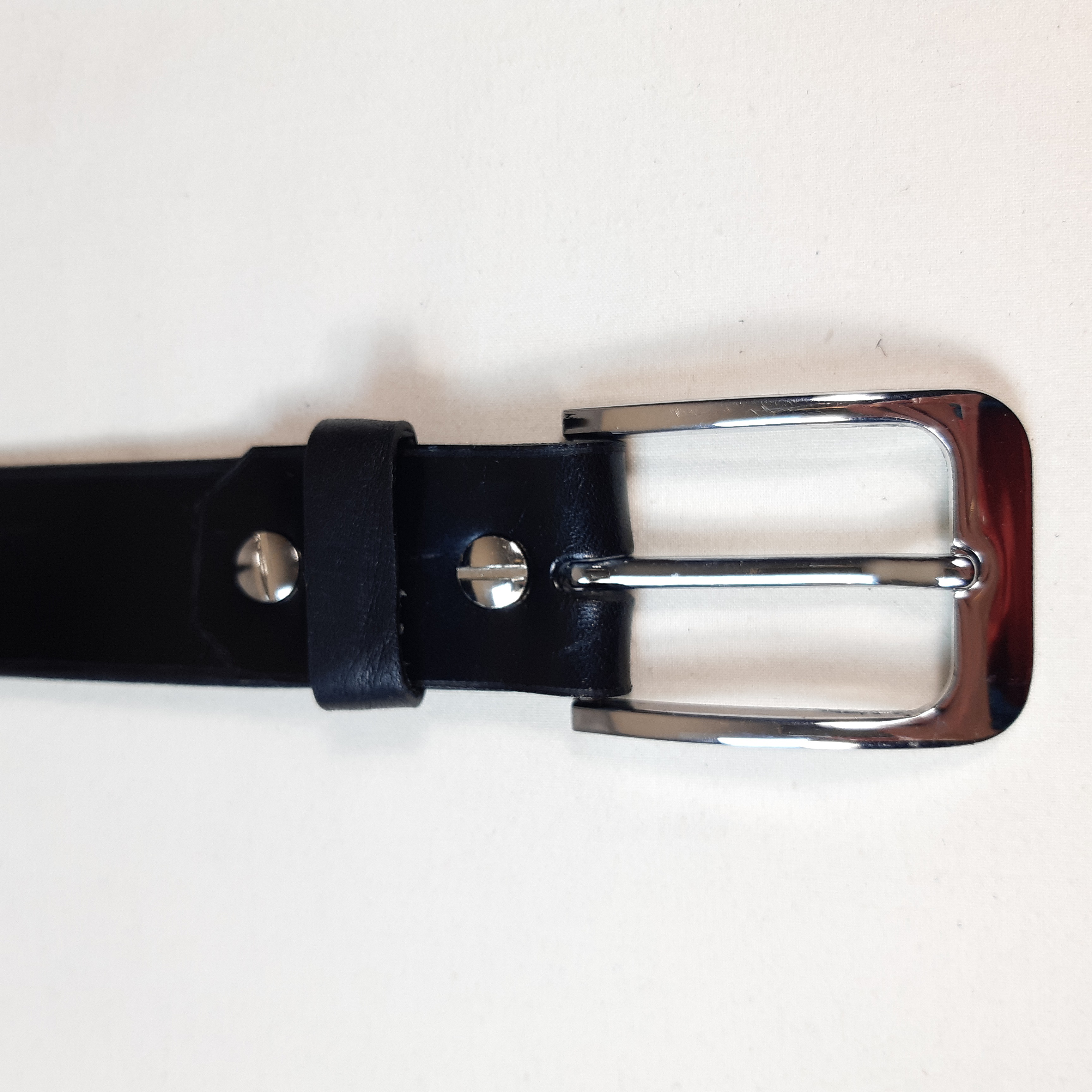 Ceinture cuir homme coloris noir.