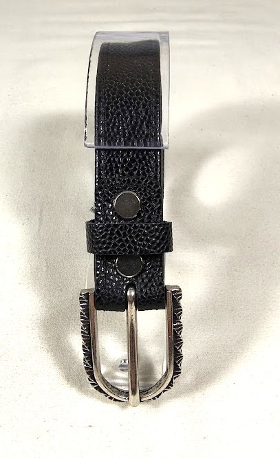 Ceinture pour Elle cuir noir boucle m&eacute;tal coloris argent vieilli.