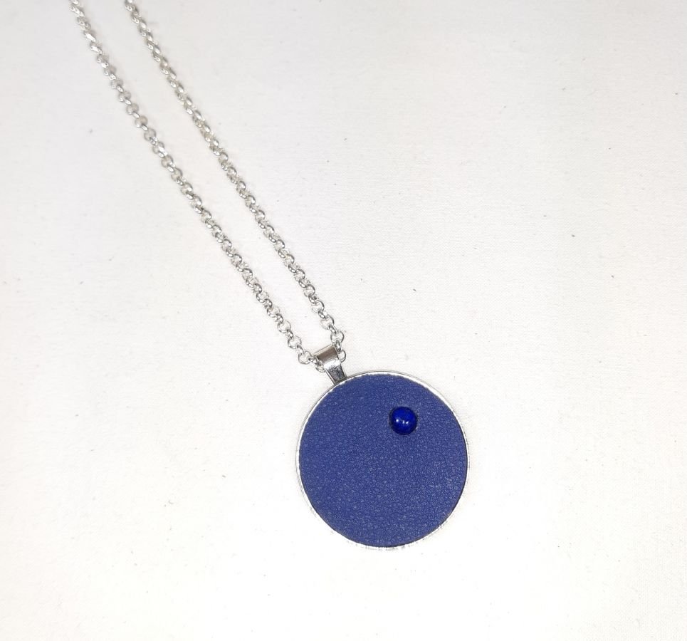 Pendant brass and blue leather, cabochon natural stone lapis lazuli.