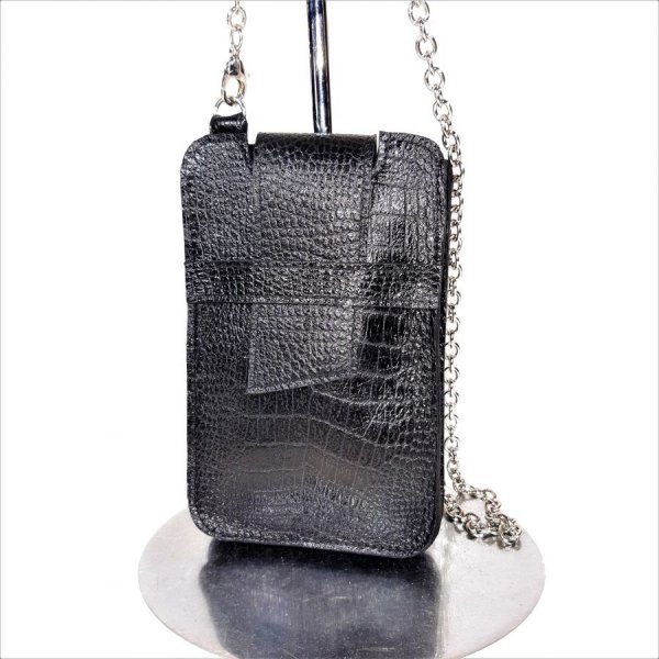 Leather smartphone pouch printed cowhide color black.
