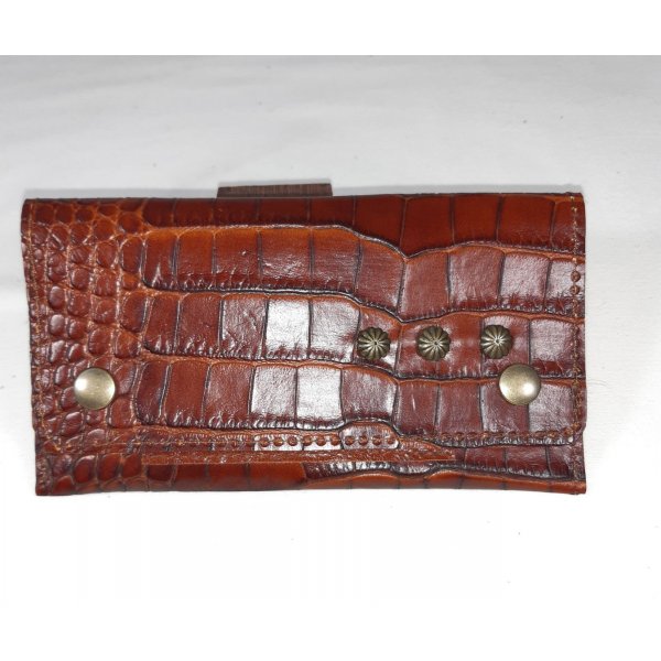 Pochette &agrave; tabac cro&ucirc;te de cuir de vachette imprim&eacute;e fa&ccedil;on croco