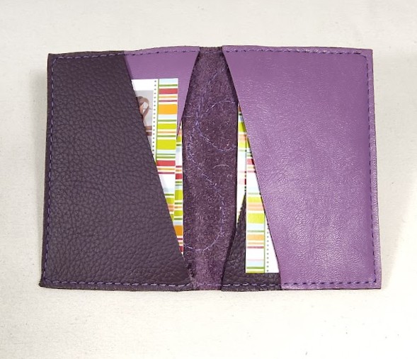 Porte cartes cuir coloris parme