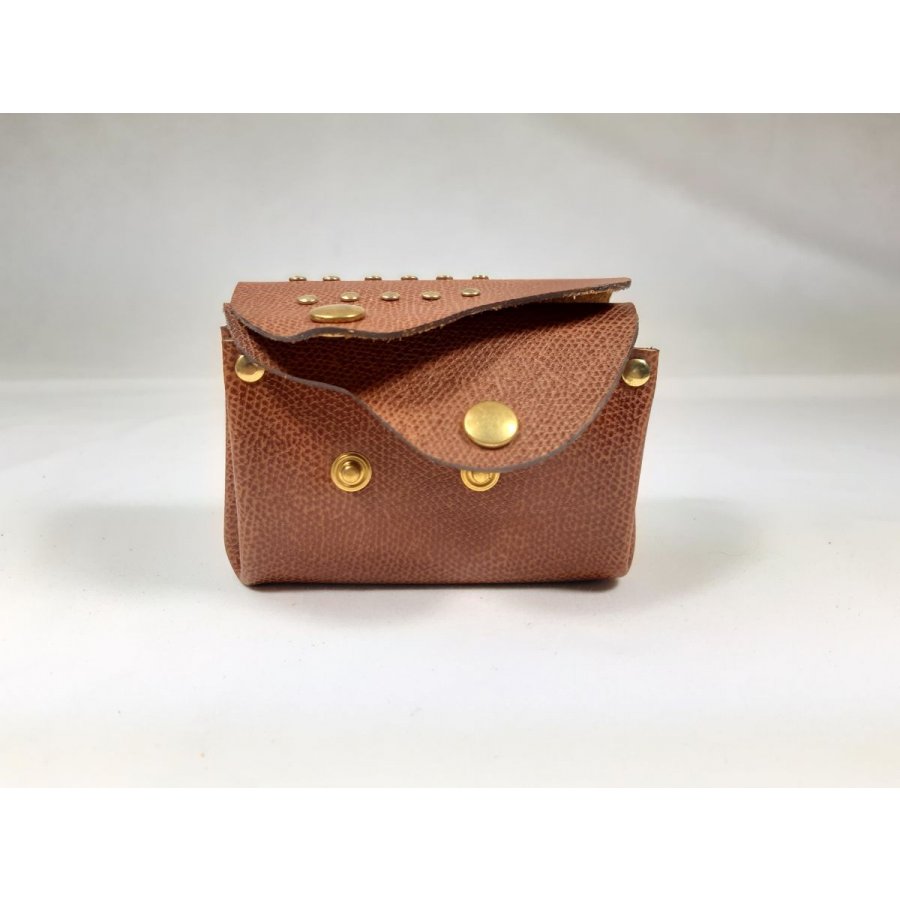 Retro wallet in grained cow leather in hazelnut color