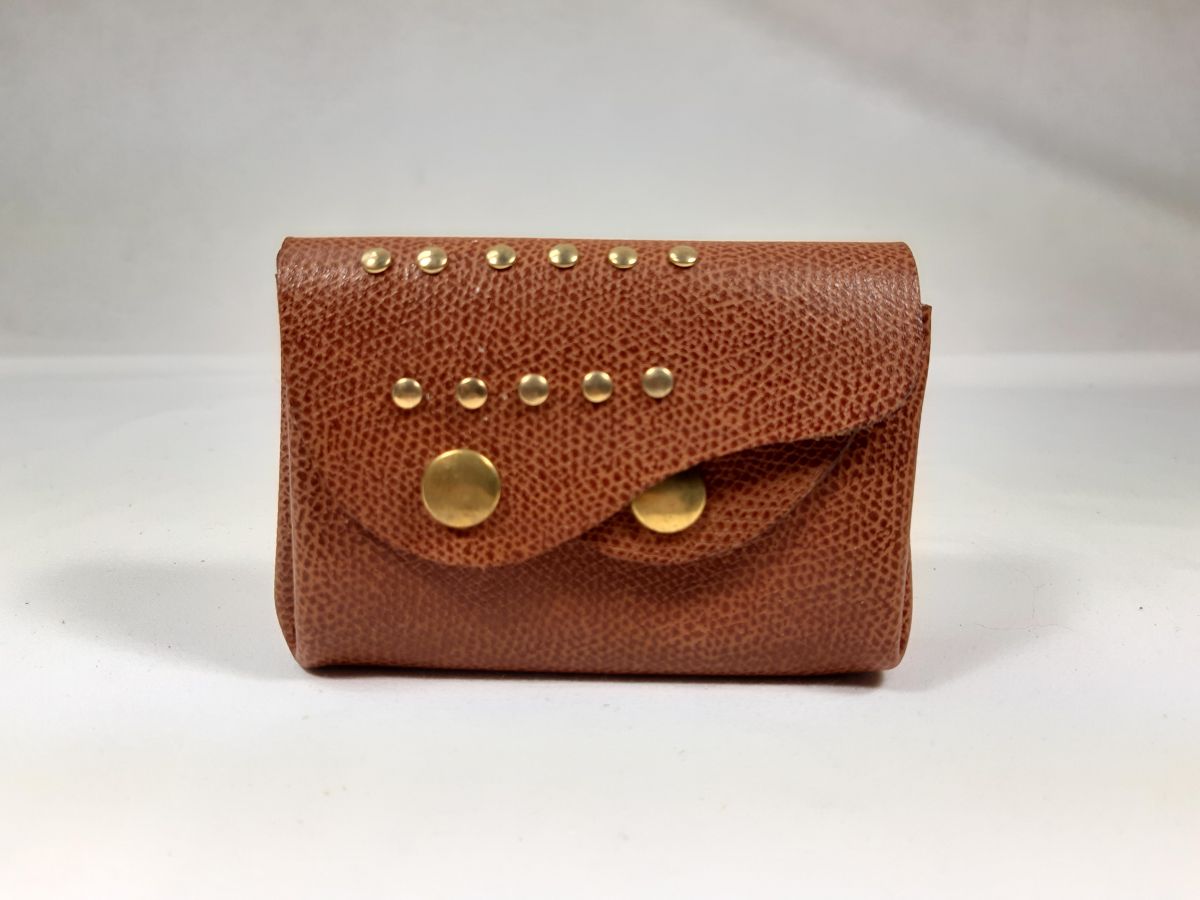 Retro wallet in grained cow leather in hazelnut color