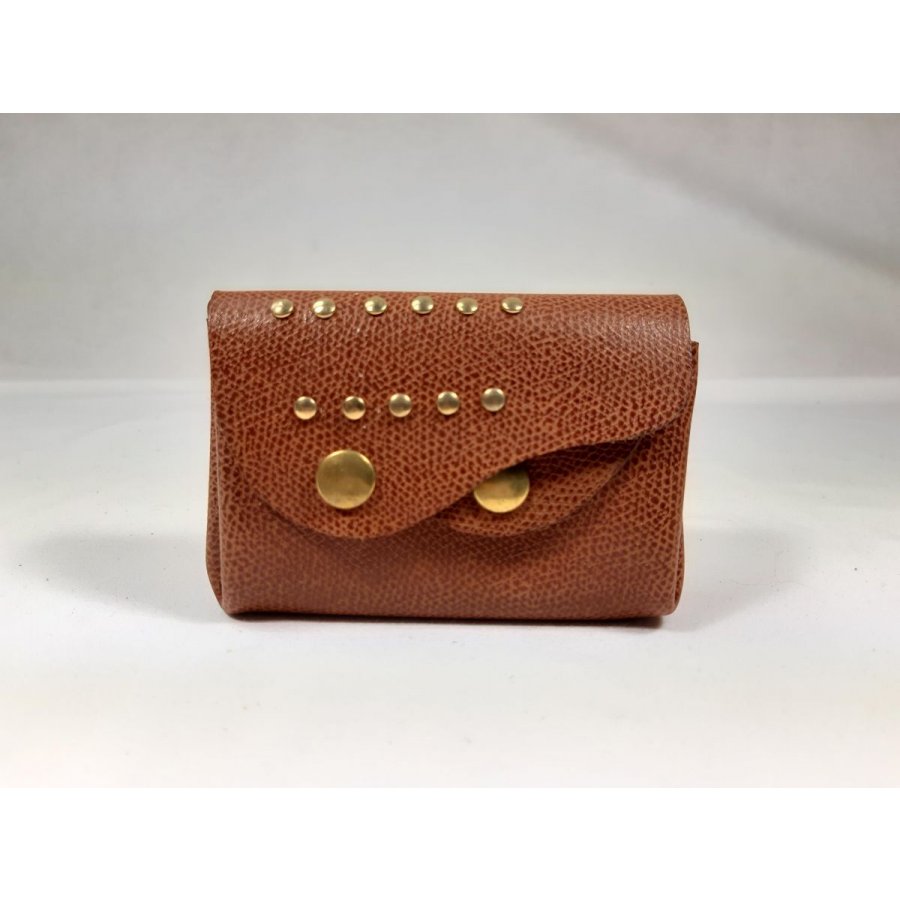 Retro wallet in grained cow leather in hazelnut color