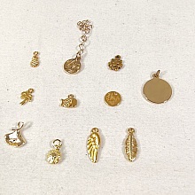 Breloques m&eacute;tal dor&eacute; pour cr&eacute;er des bijoux fantaisie.