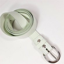 Ceinture pour Elle, cuir de vachette grainé tannage minéral coloris vert pâle